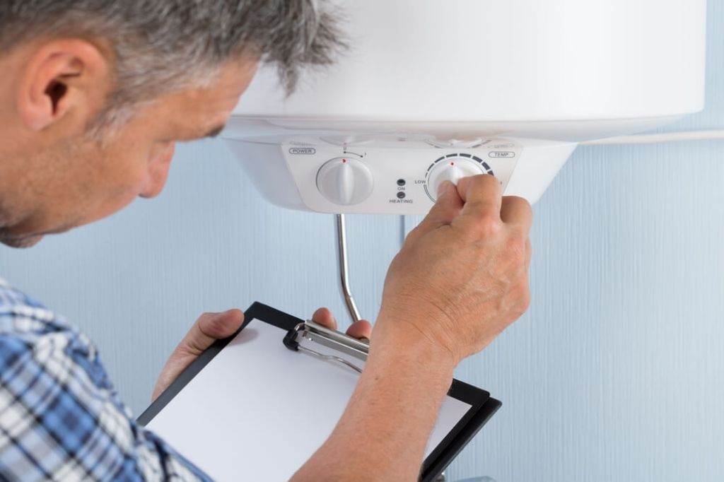 How to Turn Off a Leaking Water Heater