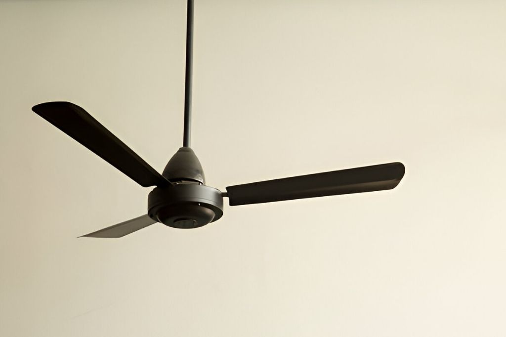 How to Fix a Noisy Ceiling Fan