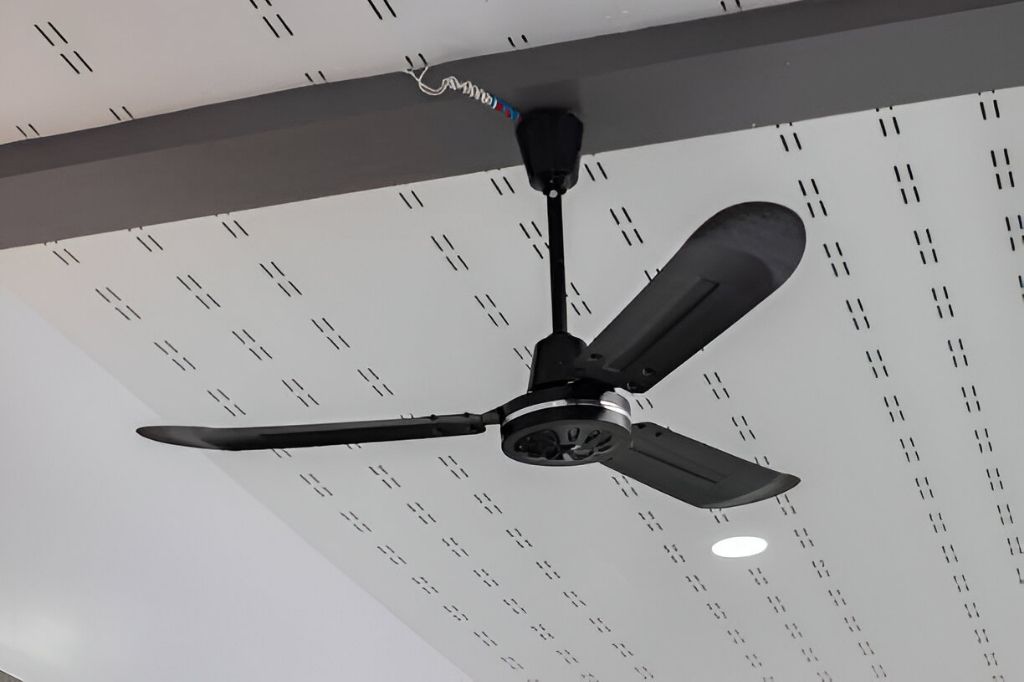 How to Fix a Noisy Ceiling Fan