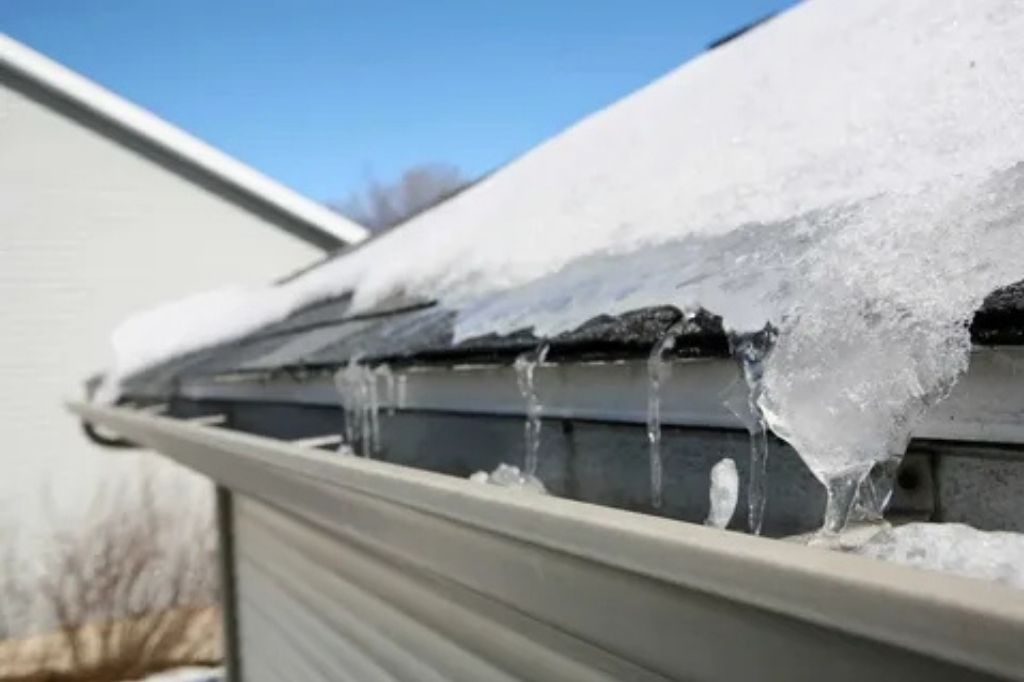 How to Fix Ice Damming on Roof