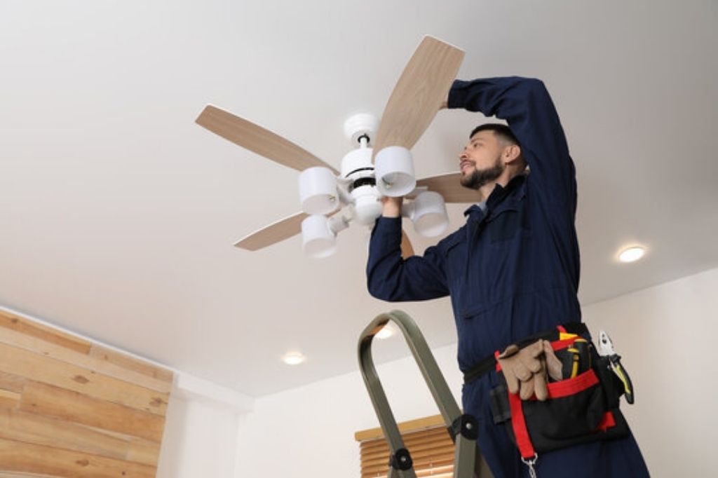 How to Fix a Squeaky Ceiling Fan