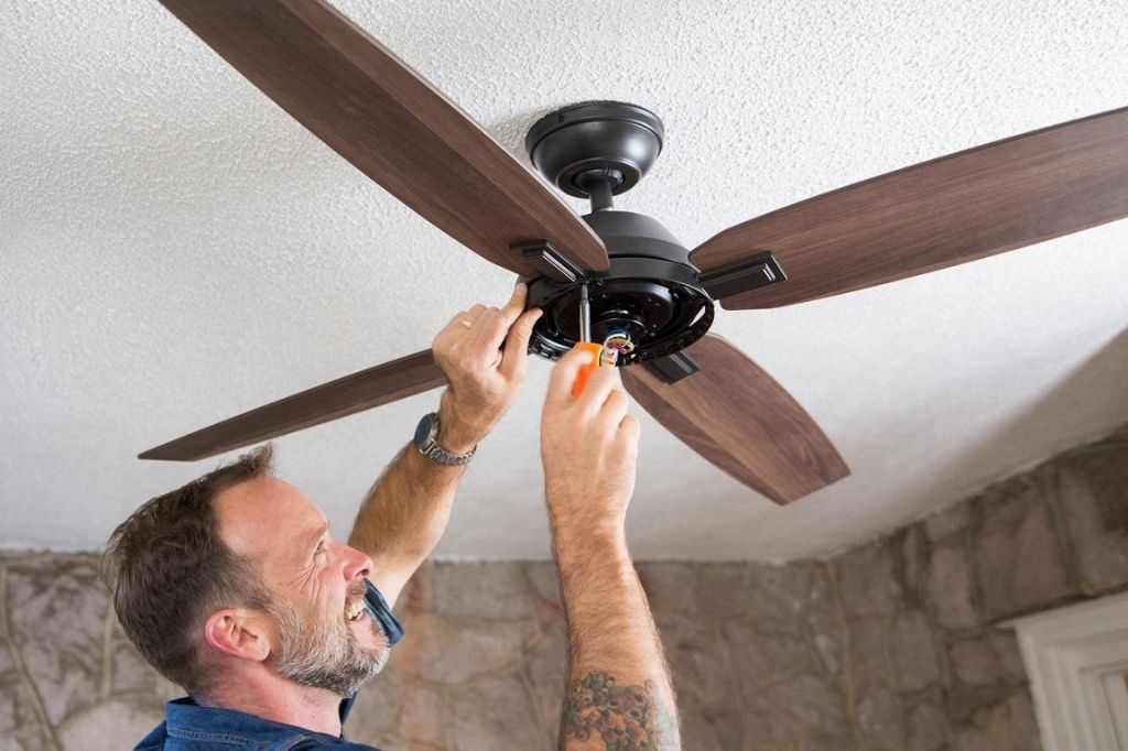 How to Fix a Squeaky Ceiling Fan