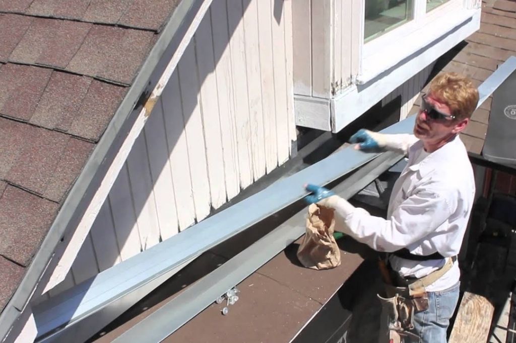 How to Fix Flashing on Roof