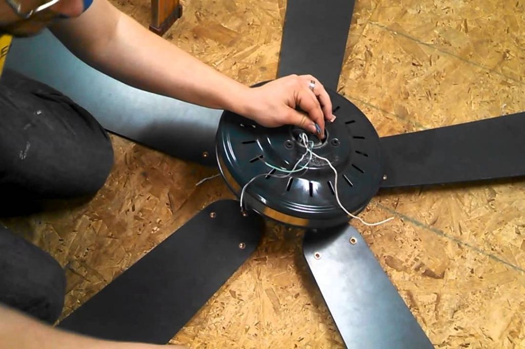 How to Fix a Capacitor in a Ceiling Fan