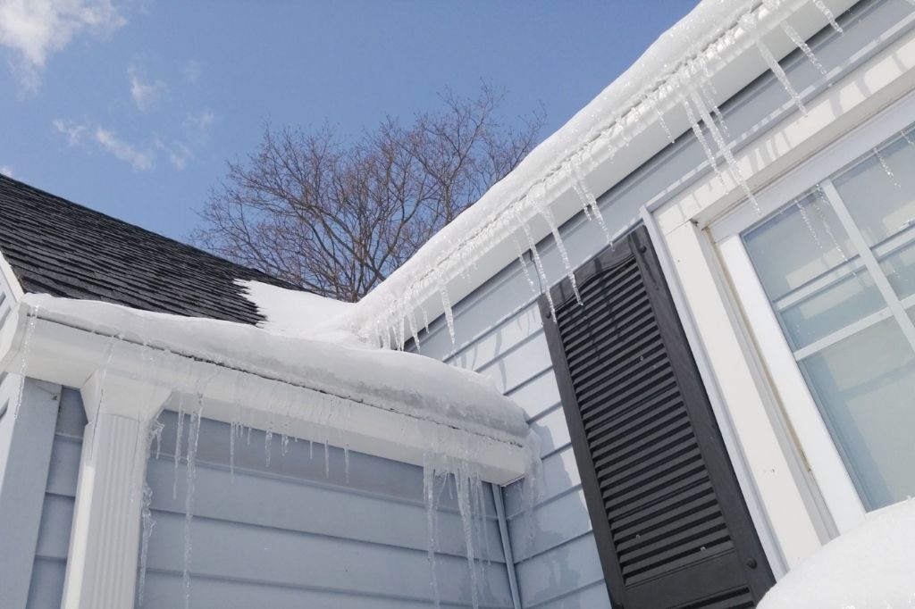 How to Fix Ice Damming on Roof